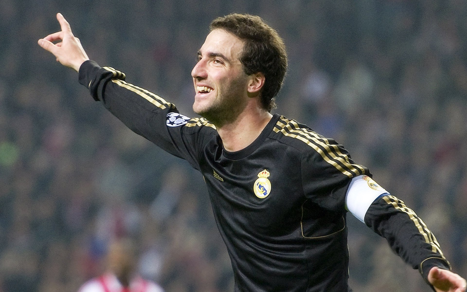 C罗回归曼联！滕哈赫的战术密码与更衣室动态大揭秘，滕哈格曼联